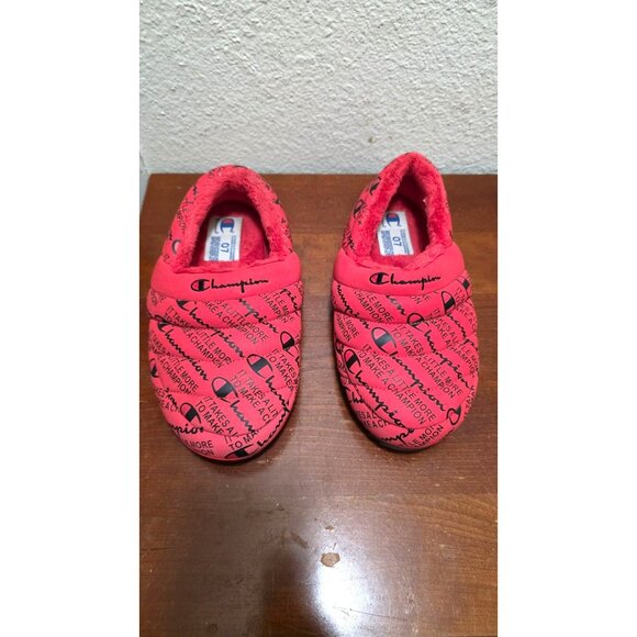 Champion Unisex Red & Black Graphic Slippers Warm Fleece Lining Unisex Size 7 - Picture 2 of 7